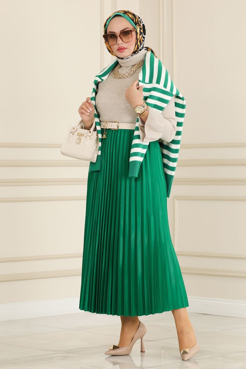 Hanım Hanımcık Etek Modelleri ile Öne Çıkan Kombinler 225MP806 &6005KL398&208MIA813 Benetton Yeşili