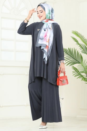 A.F. - طقم رمادي غامق 5005AF553